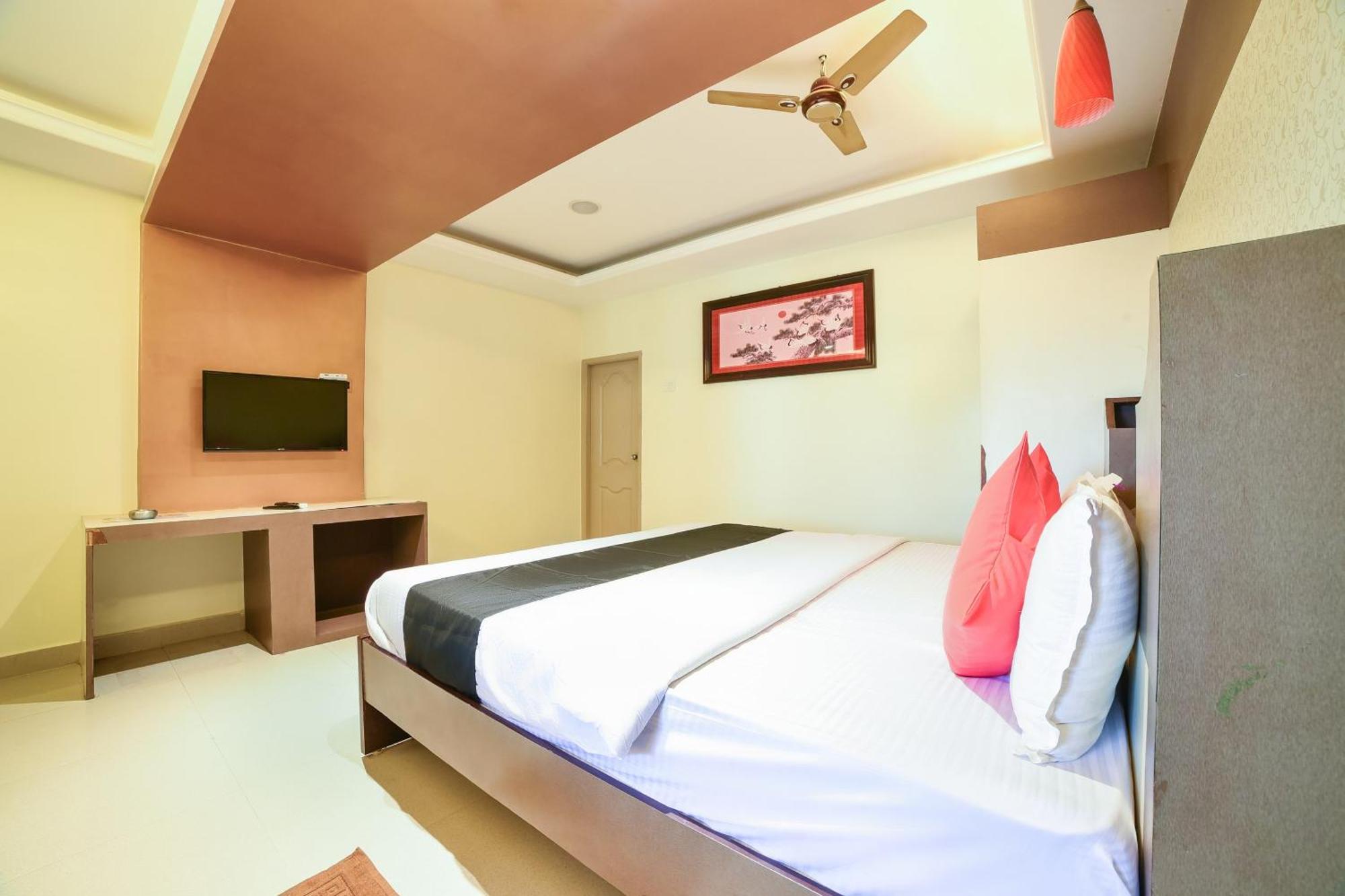 Hotel Collection O Bp Ecr Chennai